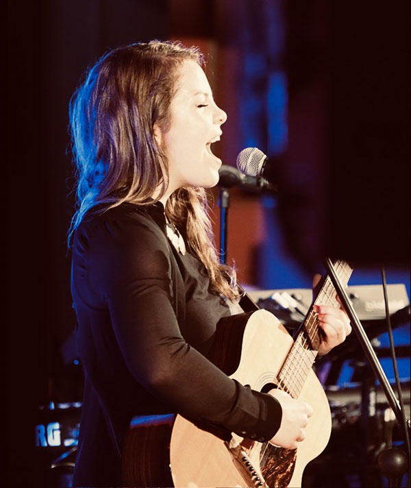 Naemi Joy - Sängerin für Business-Events, Live-Musik für Veranstaltungen Naemi Joy - Sängerin für Business-Events, Live-Musik für Veranstaltungen