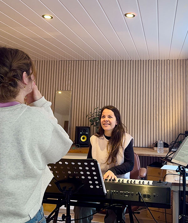 Naemi Joy - Gesangsunterricht in Lübeck, Gesangslehrerin in Lübeck Naemi Joy - Gesangsunterricht in Lübeck, Gesangslehrerin in Lübeck